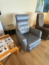 Charger l'image dans la galerie, DÉMONSTRATEUR -30% Fauteuil berçant et inclinable Viking