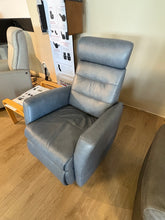 Charger l'image dans la galerie, DÉMONSTRATEUR  -30% Fauteuil berçant et inclinable Viking
